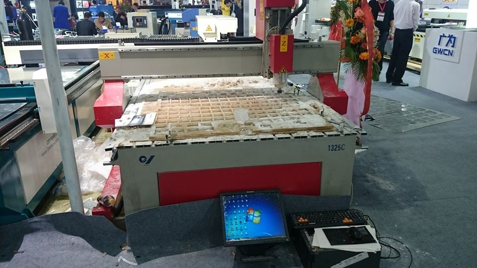 Máy cắt CNC router 1325A