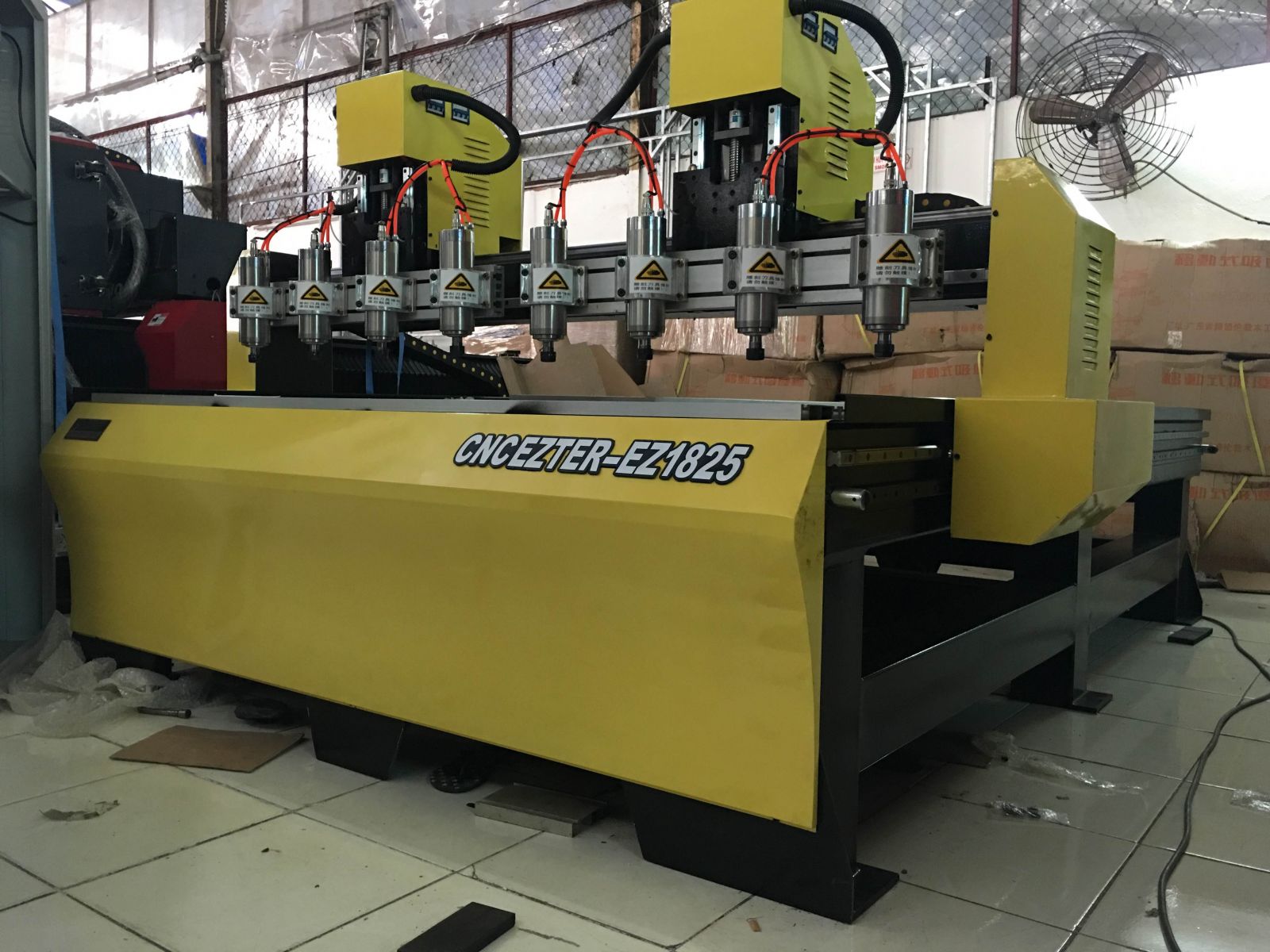 Máy khắc CNC EZTER EZ1825