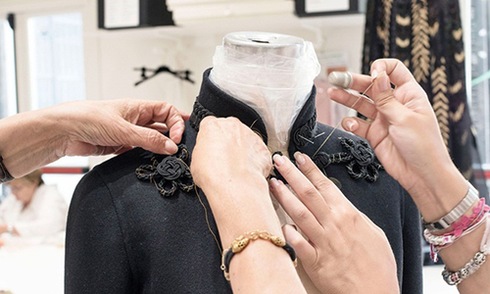 Váy áo cao cấp của Valentino được làm thế nào
