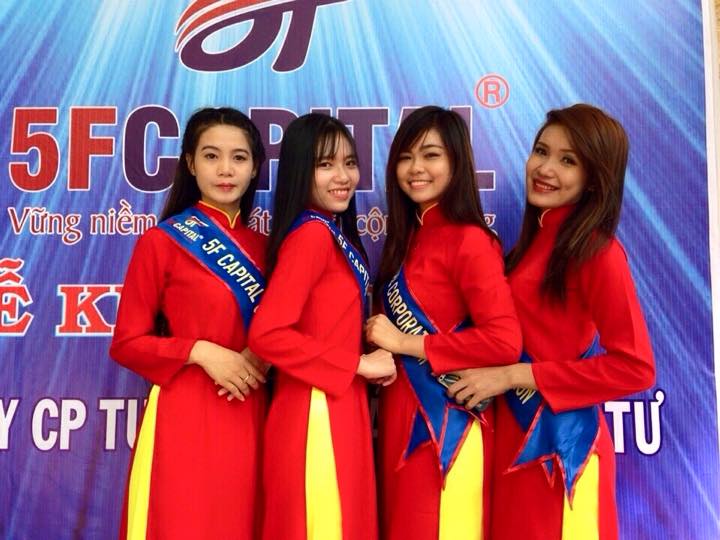 Cho thuê trang phục lễ tân