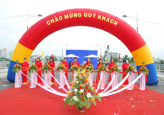 Cho thuê cổng hơi tròn