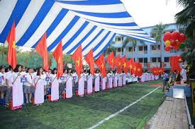 Cho thuê dù lớn sân trường