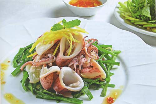 Mực sữa hấp hành gừng