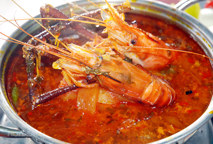 Lẩu tôm càng chua cay