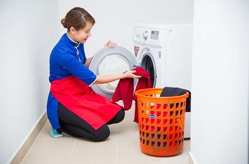What should the hiring maid pay attention to?