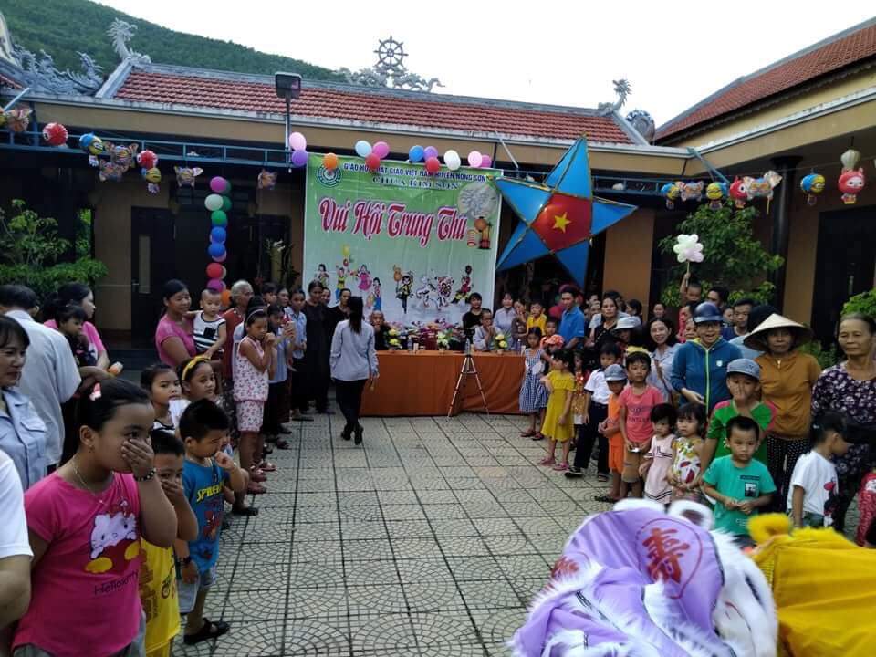 MINH ANH MANAGEMENT BOARD CELEBRATE MID -AUTUMN FESTIVAL TOGETHER WITH CHILDREN