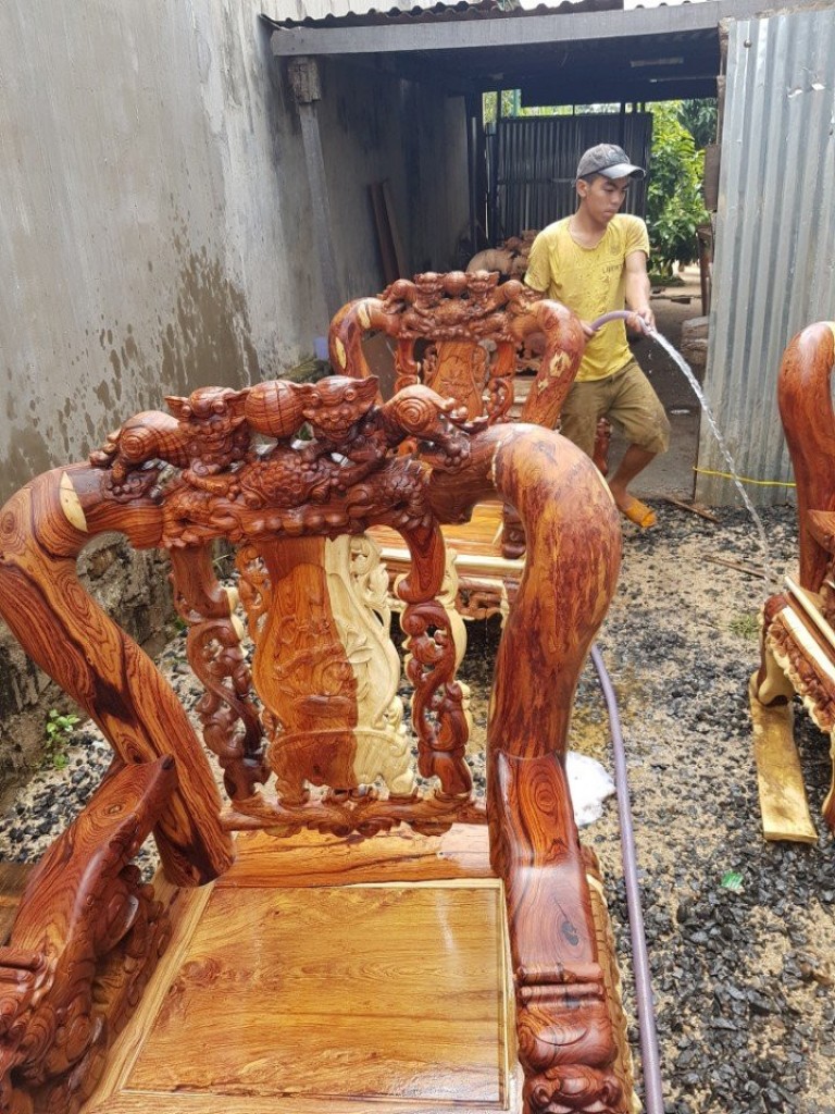 SALON NGHÊ CẨM CHỈ CỘT 12