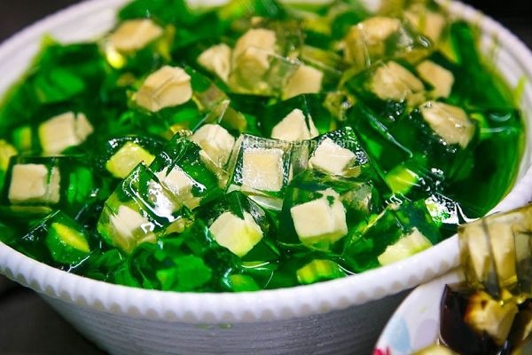 Mứt rau câu 3 màu độc đáo cho Tết thêm hương vị