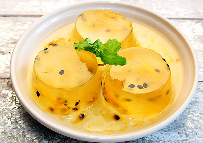 Món tráng miệng: Rau câu chanh dây