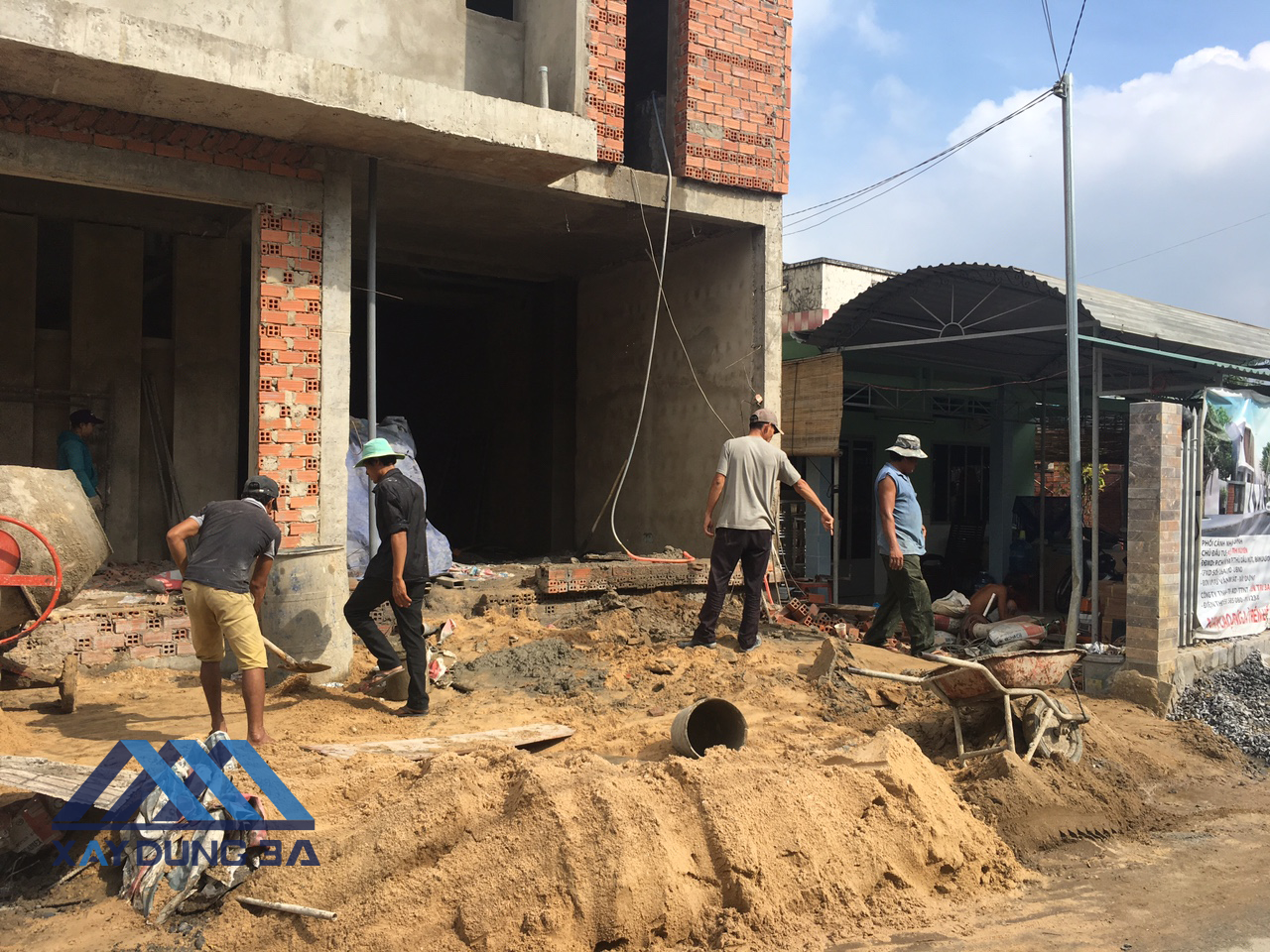 THI CÔNG NHÀ PHỐ CHỊ XUYẾN TẠI BÌNH DƯƠNG